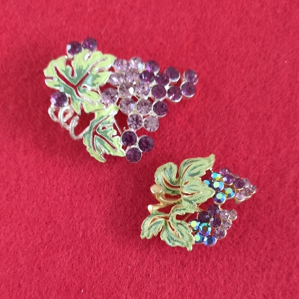 Vintage Elegant Grape Cluster Brooch Set.  "Mother & Daughter" Unique Set